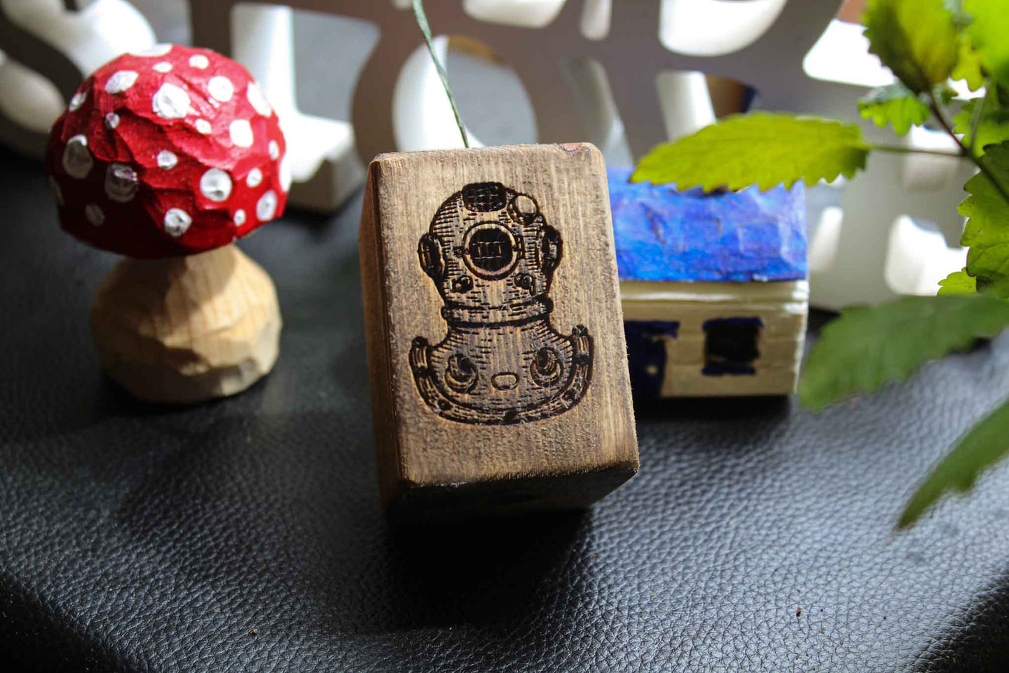 Diving Bell Light Pull image 3
