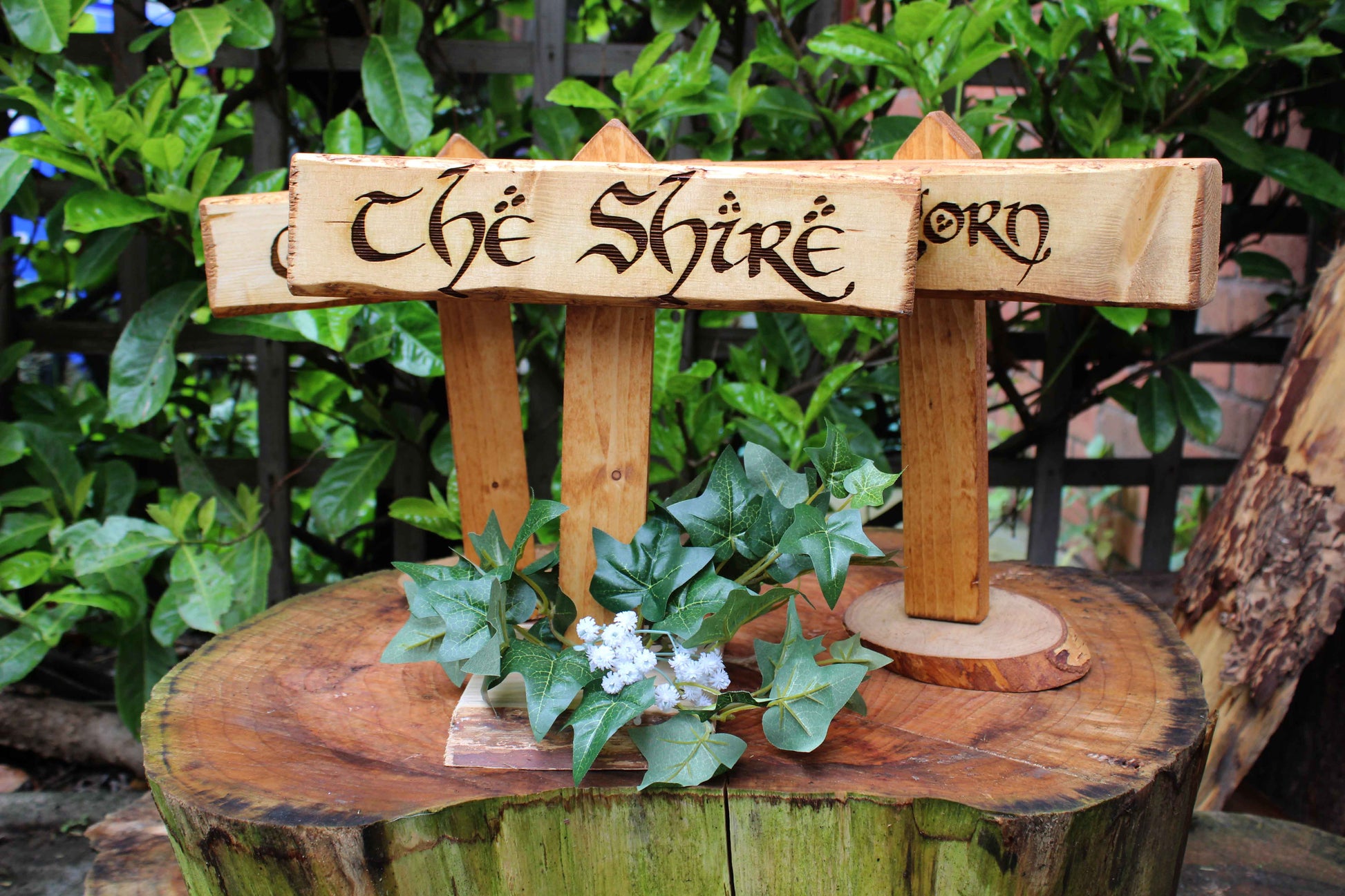Lord of the Rings Table Sign image 0