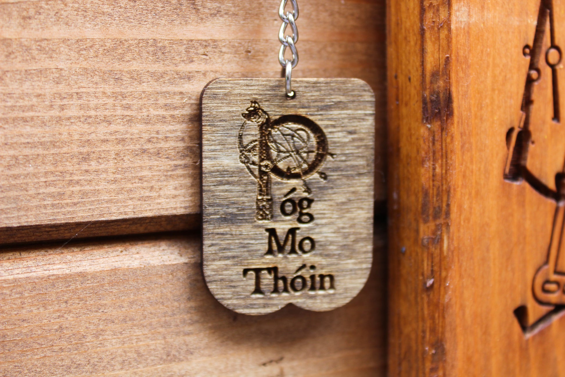 Póg Mo Thóin Keyring image 3