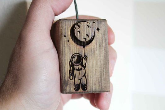 Hanging Moon Light Pull image 0