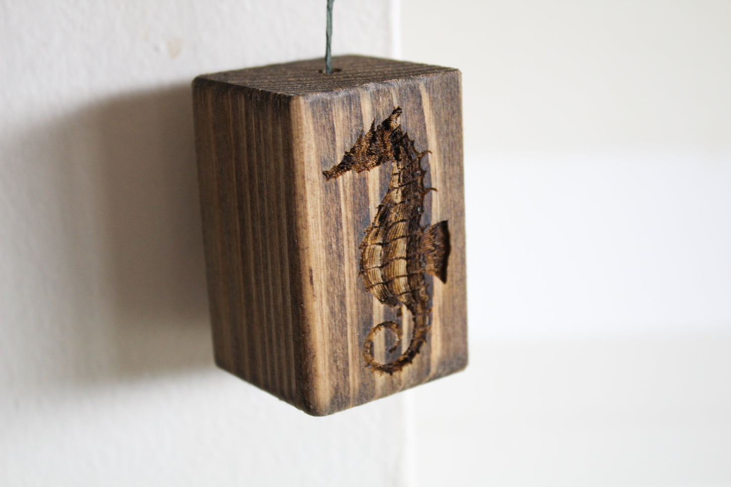 Seahorse Light Pull image 1