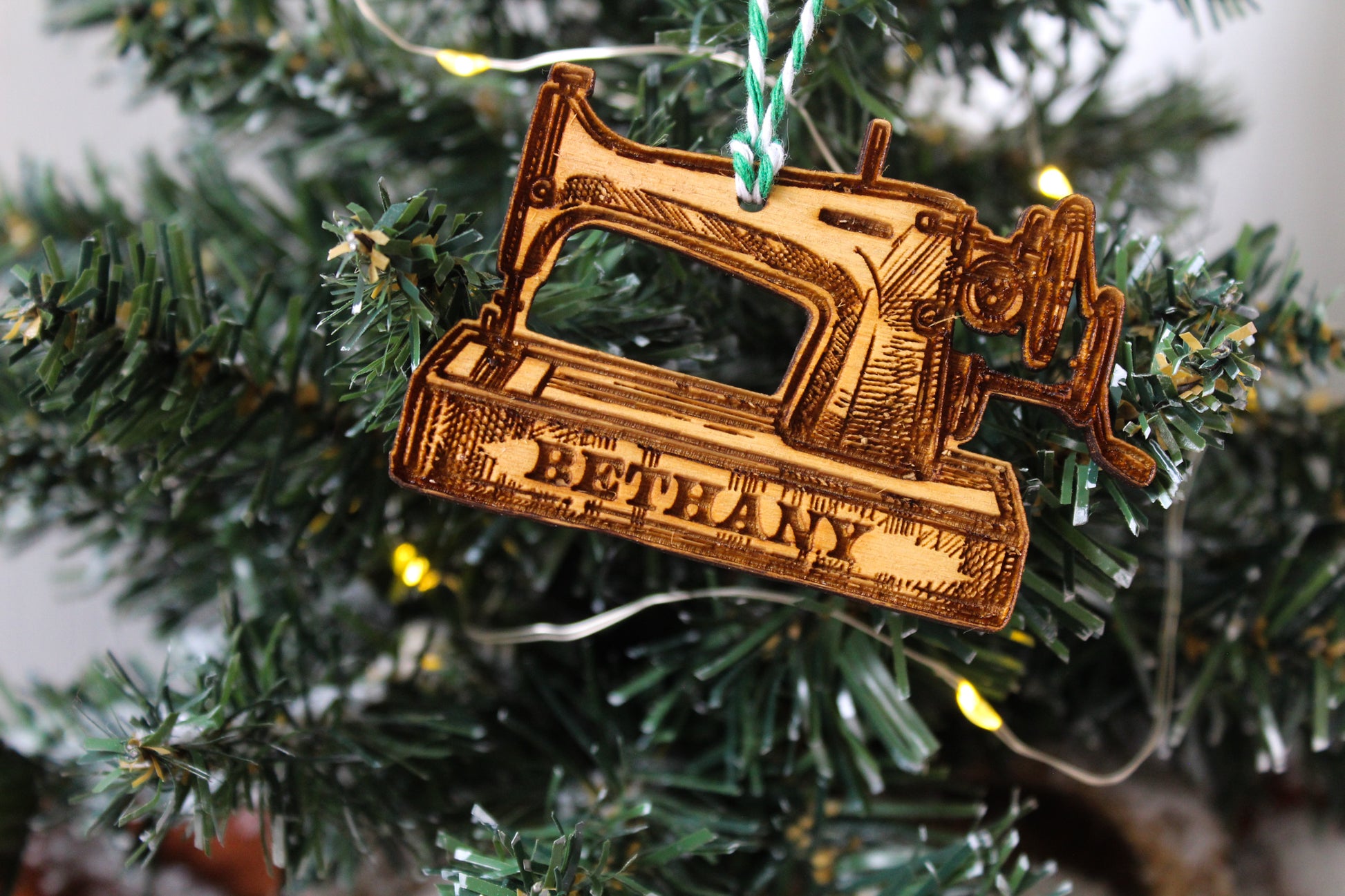 Sewing Machine Bauble image 4