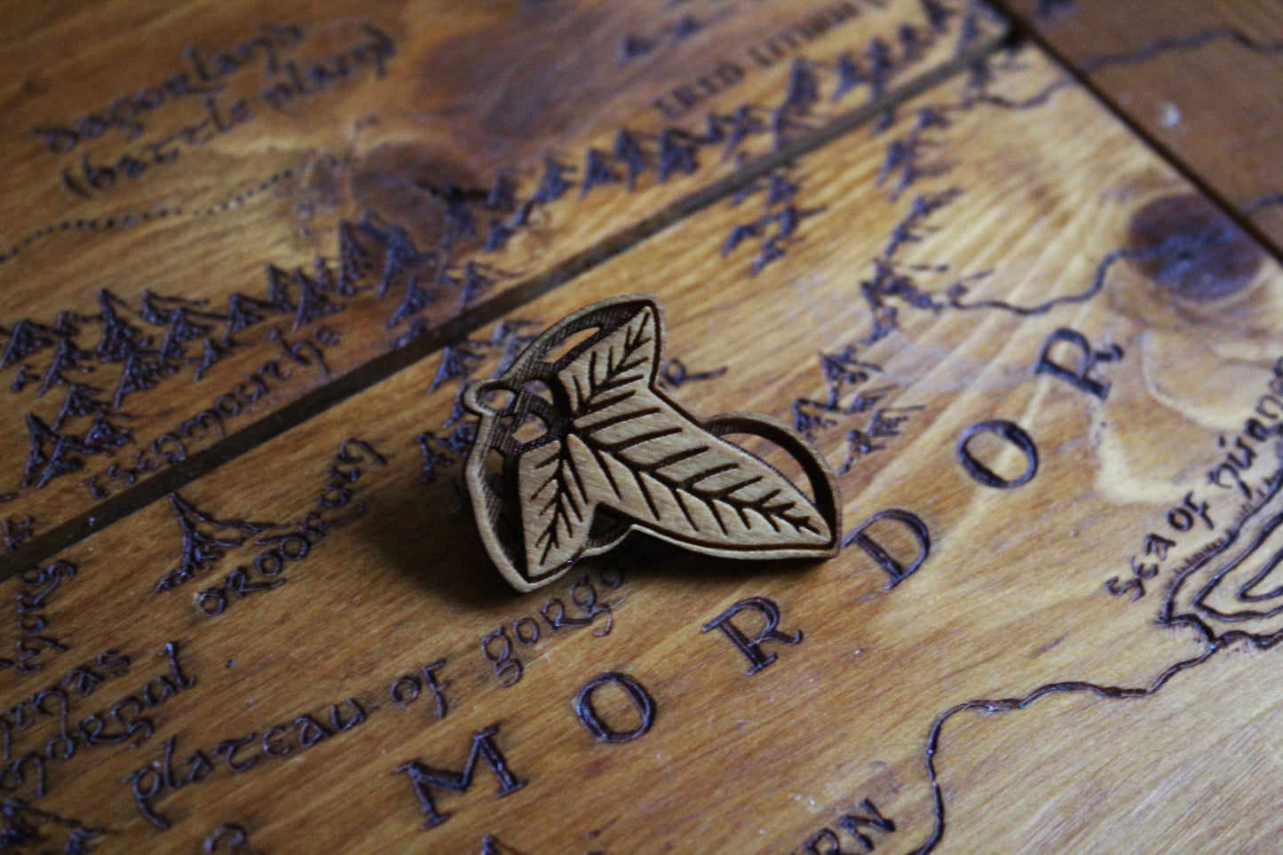 Lorien Leaf Pin image 2
