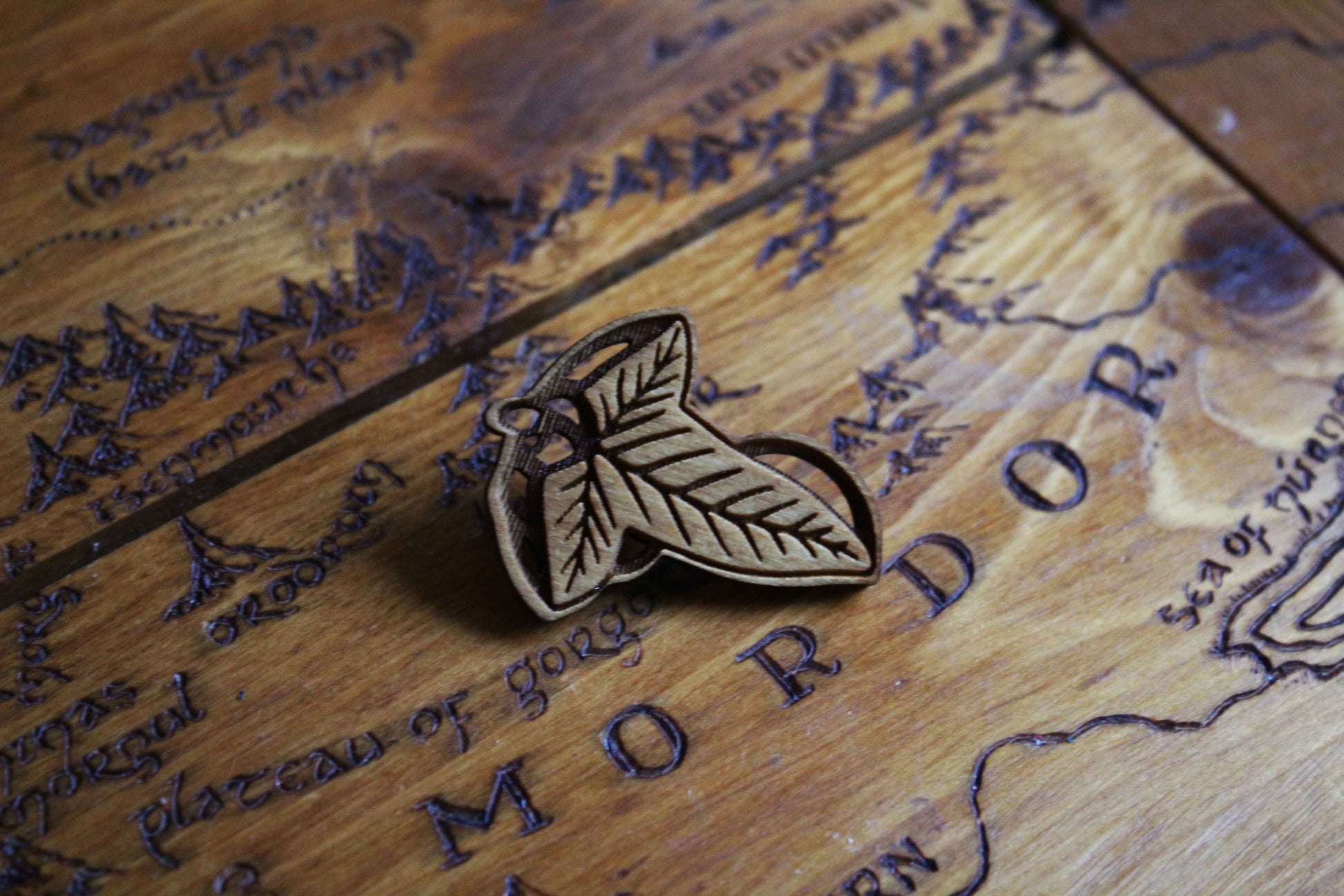 Lorien Leaf Pin image 2