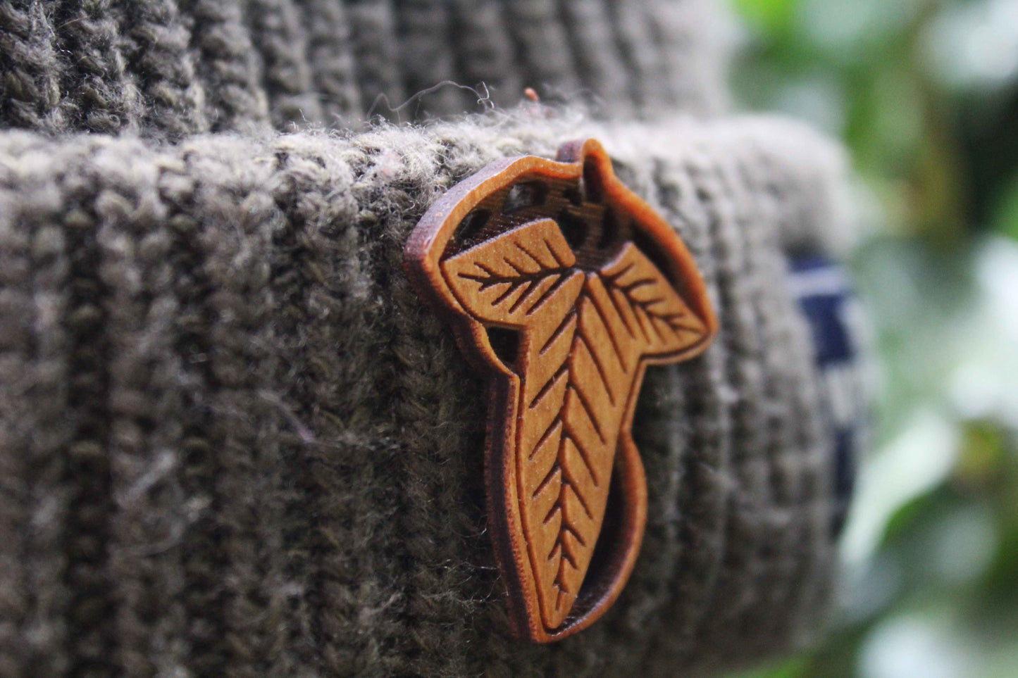 Lorien Leaf Pin image 1
